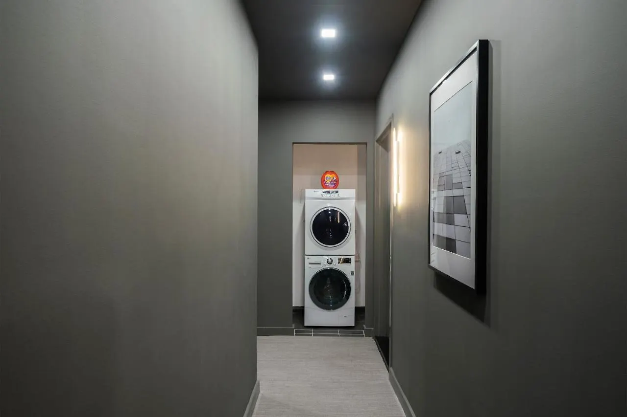Luxe Studio W Juliet Balcony In Upper East New York 0*,  USA