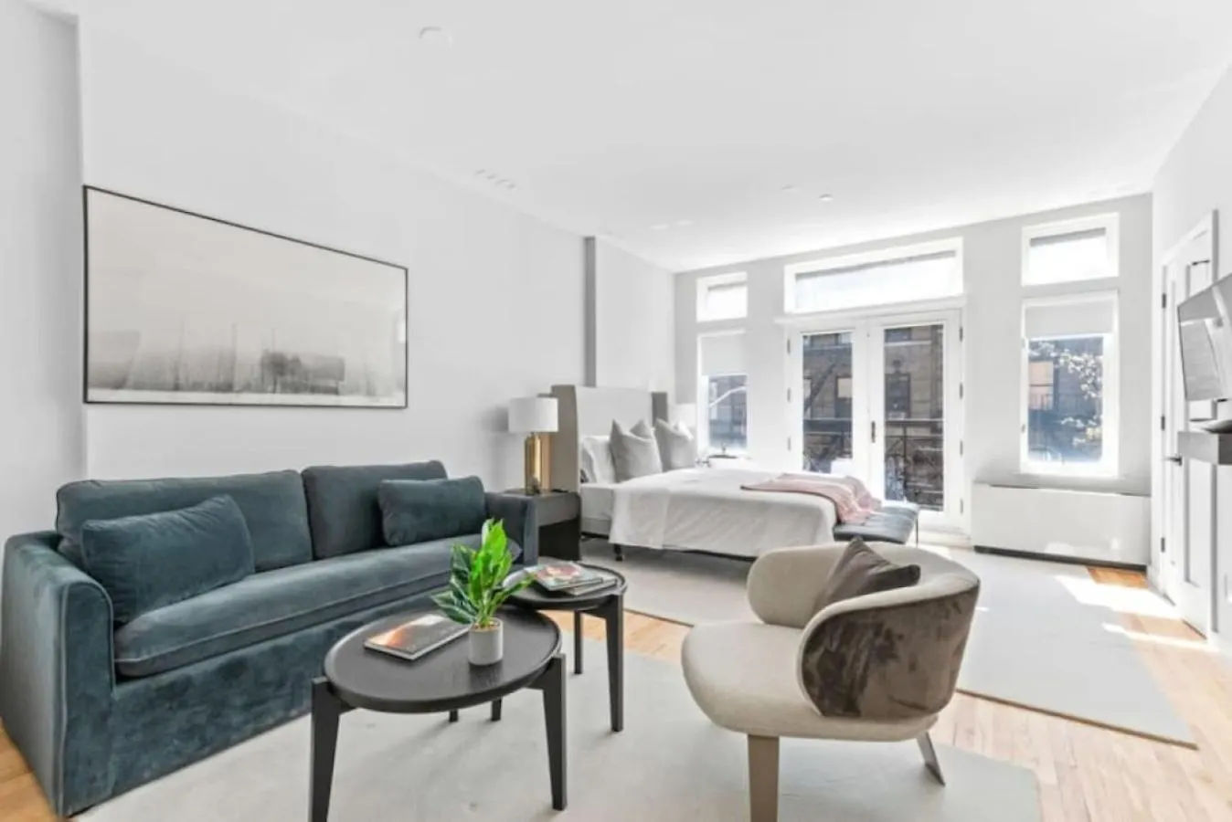 Luxe Studio W Juliet Balcony In Upper East New York