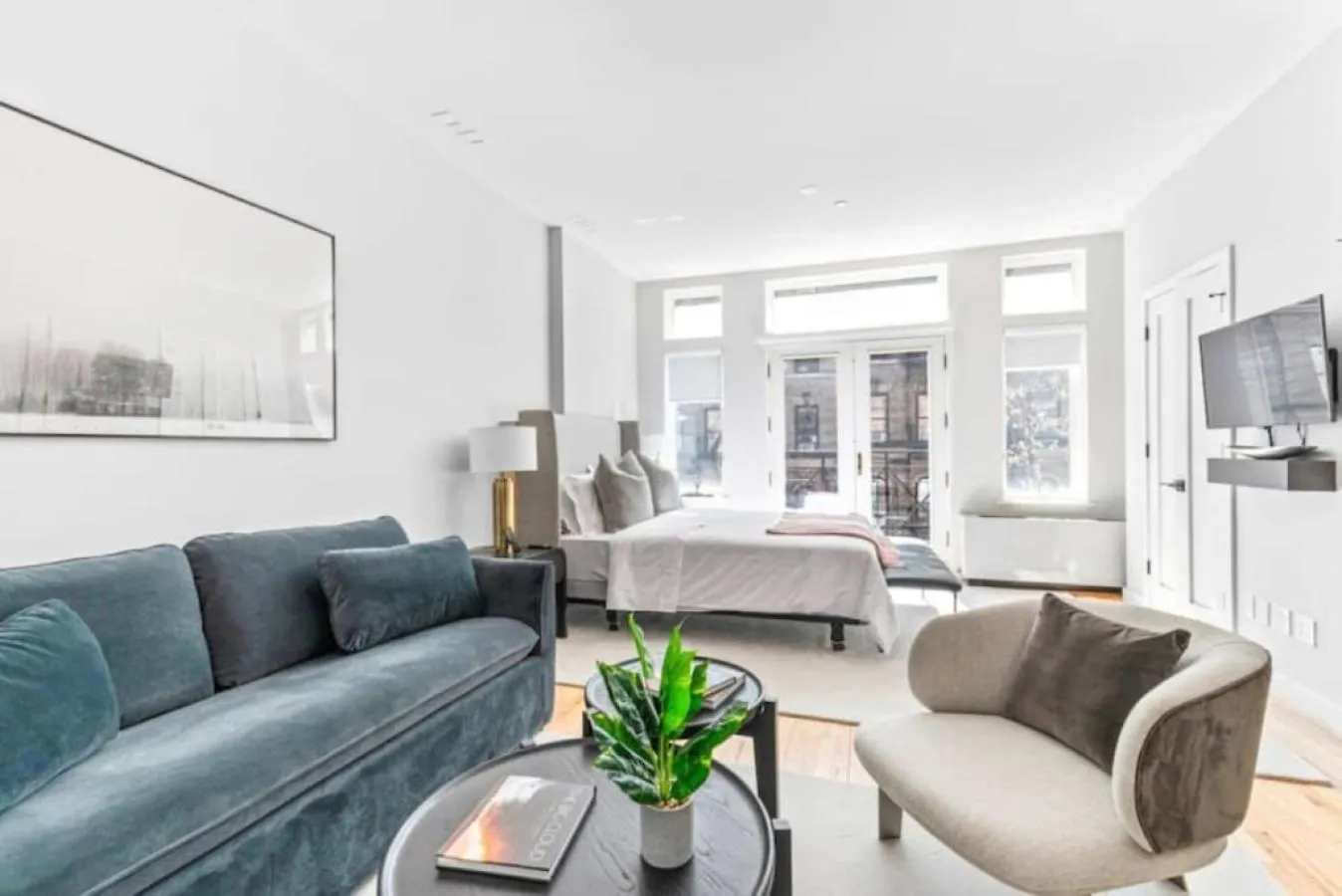 Luxe Studio W Juliet Balcony In Upper East New York USA
