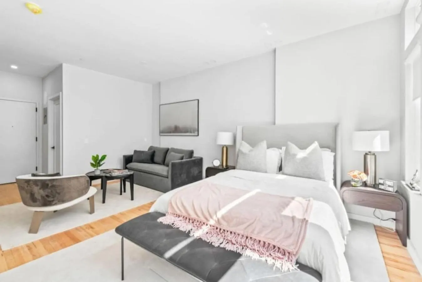 Luxe Studio W Juliet Balcony In Upper East New York Hotel